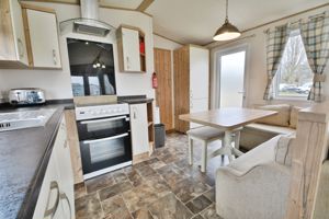 Well equipped kitchen- click for photo gallery
